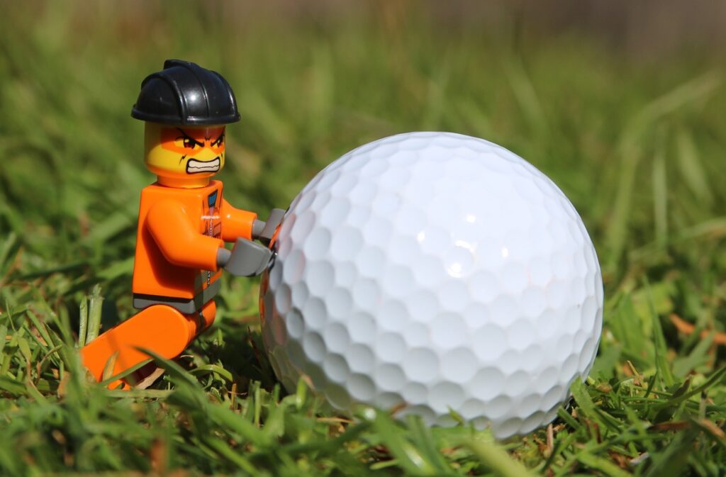 golf, golf ball, angry-1372525.jpg